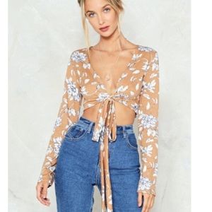 NWT Nasty Gal Retro Floral Tie Top in Stone